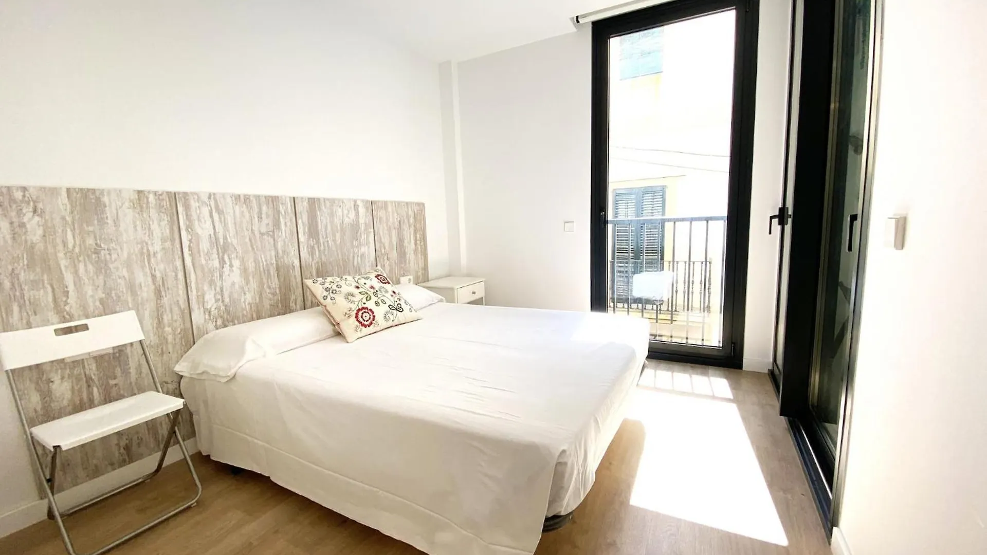 Montse Apartment For 6 People L'Escala