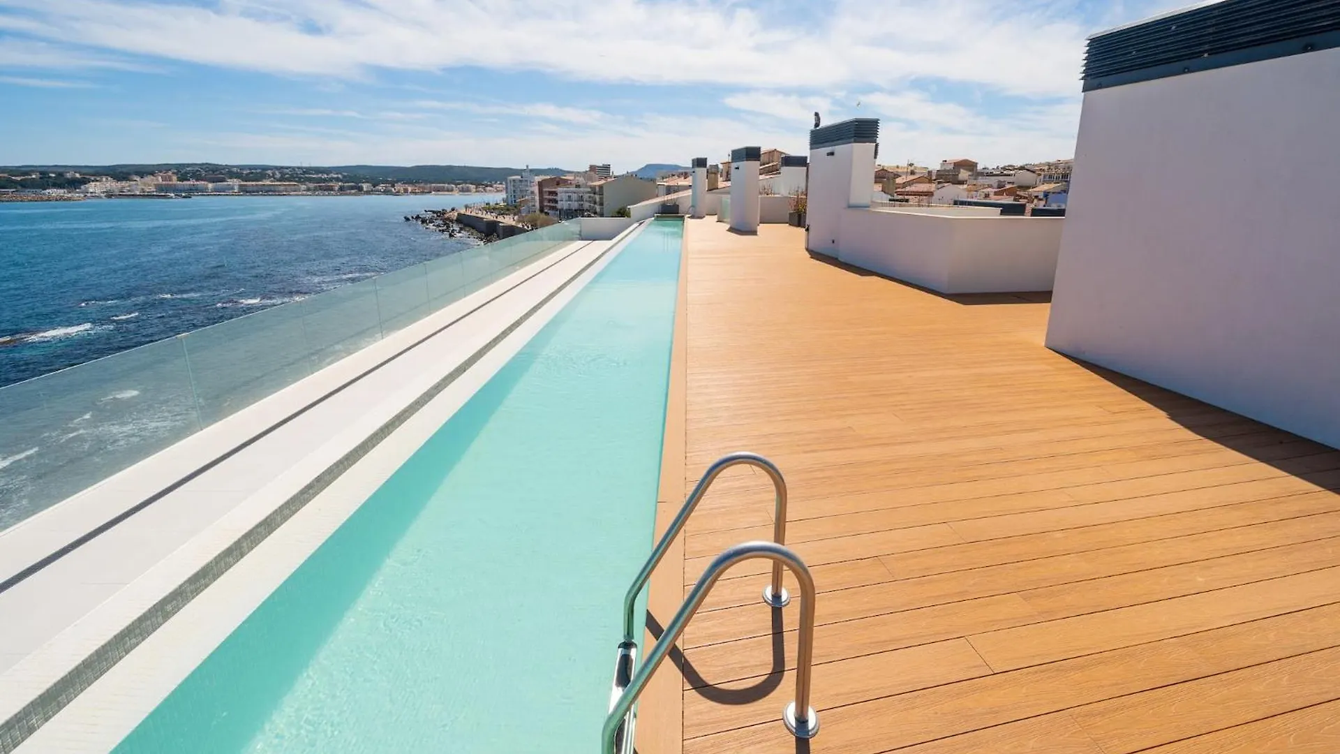 Montse Apartment For 6 People location